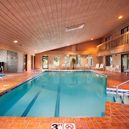 Ramada By Wyndham Wisconsin Dells I-90 Hotel Lake Delton Екстериор снимка