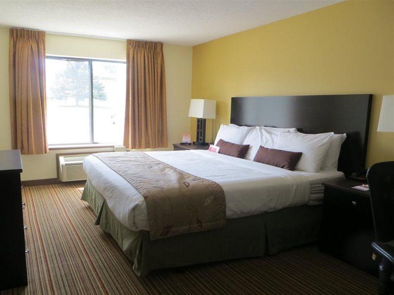 Ramada By Wyndham Wisconsin Dells I-90 Hotel Lake Delton Екстериор снимка