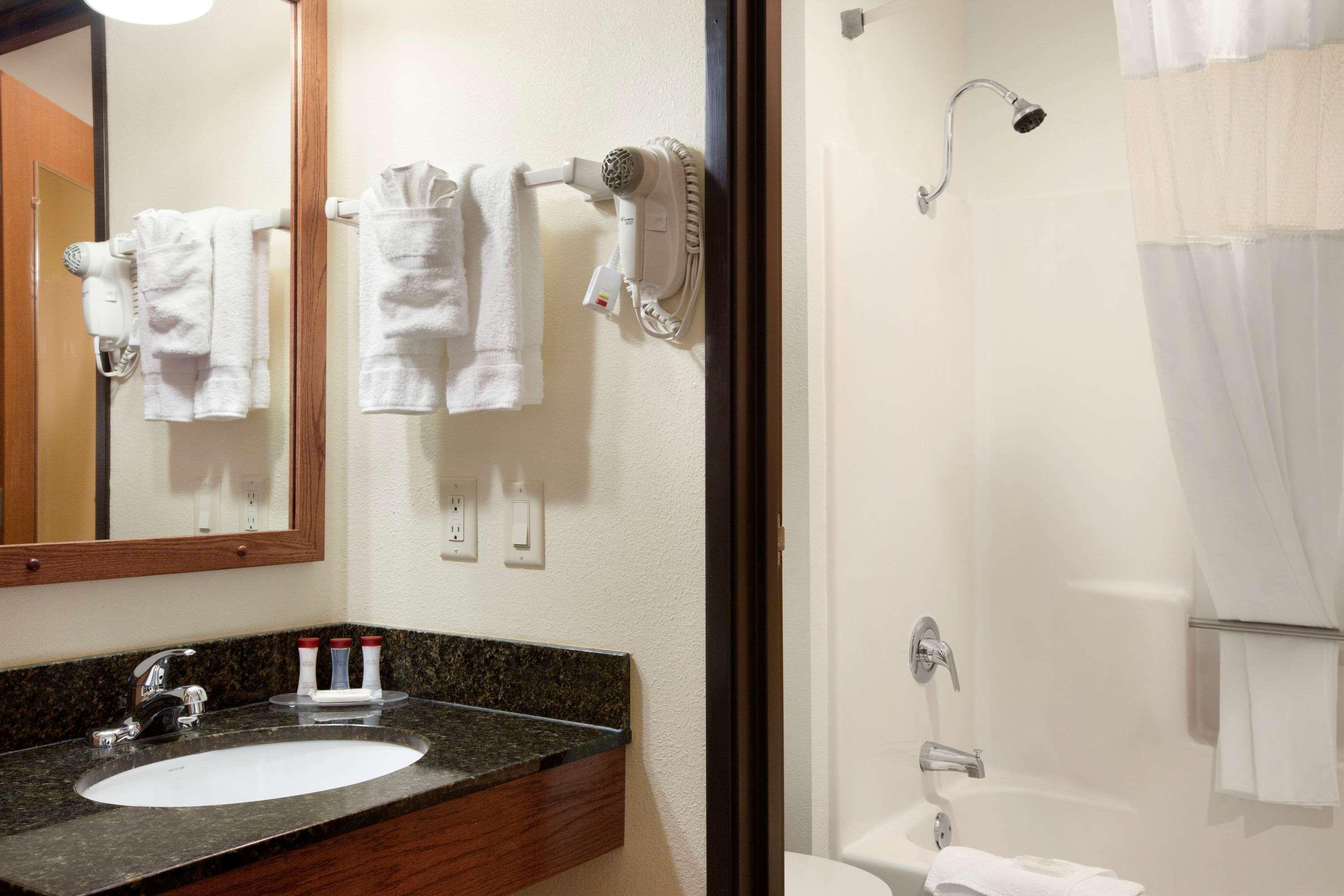 Ramada By Wyndham Wisconsin Dells I-90 Hotel Lake Delton Екстериор снимка