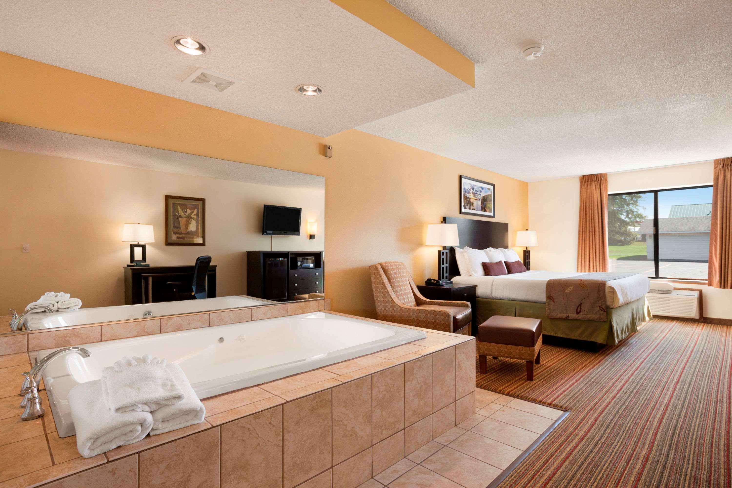 Ramada By Wyndham Wisconsin Dells I-90 Hotel Lake Delton Екстериор снимка