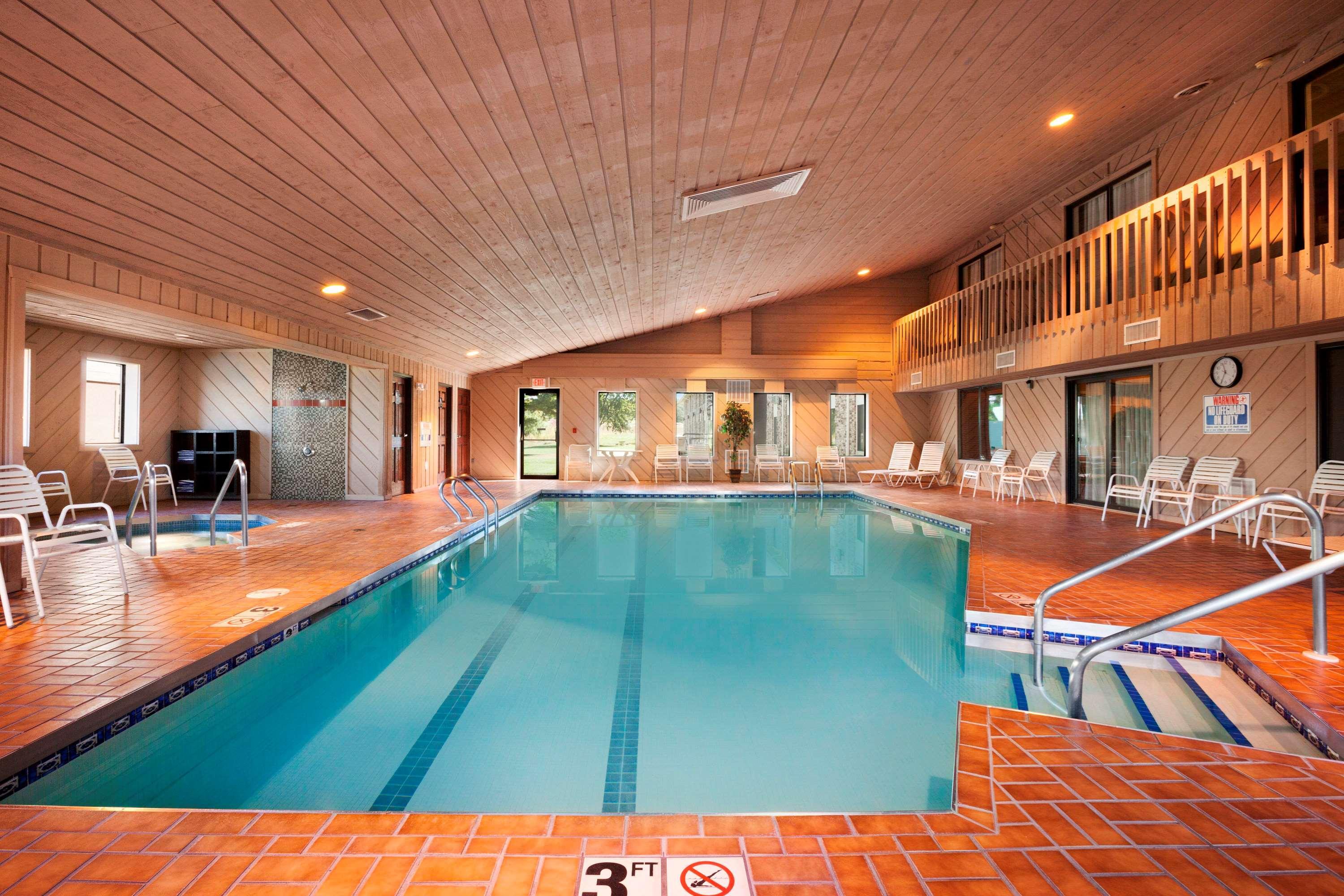Ramada By Wyndham Wisconsin Dells I-90 Hotel Lake Delton Екстериор снимка