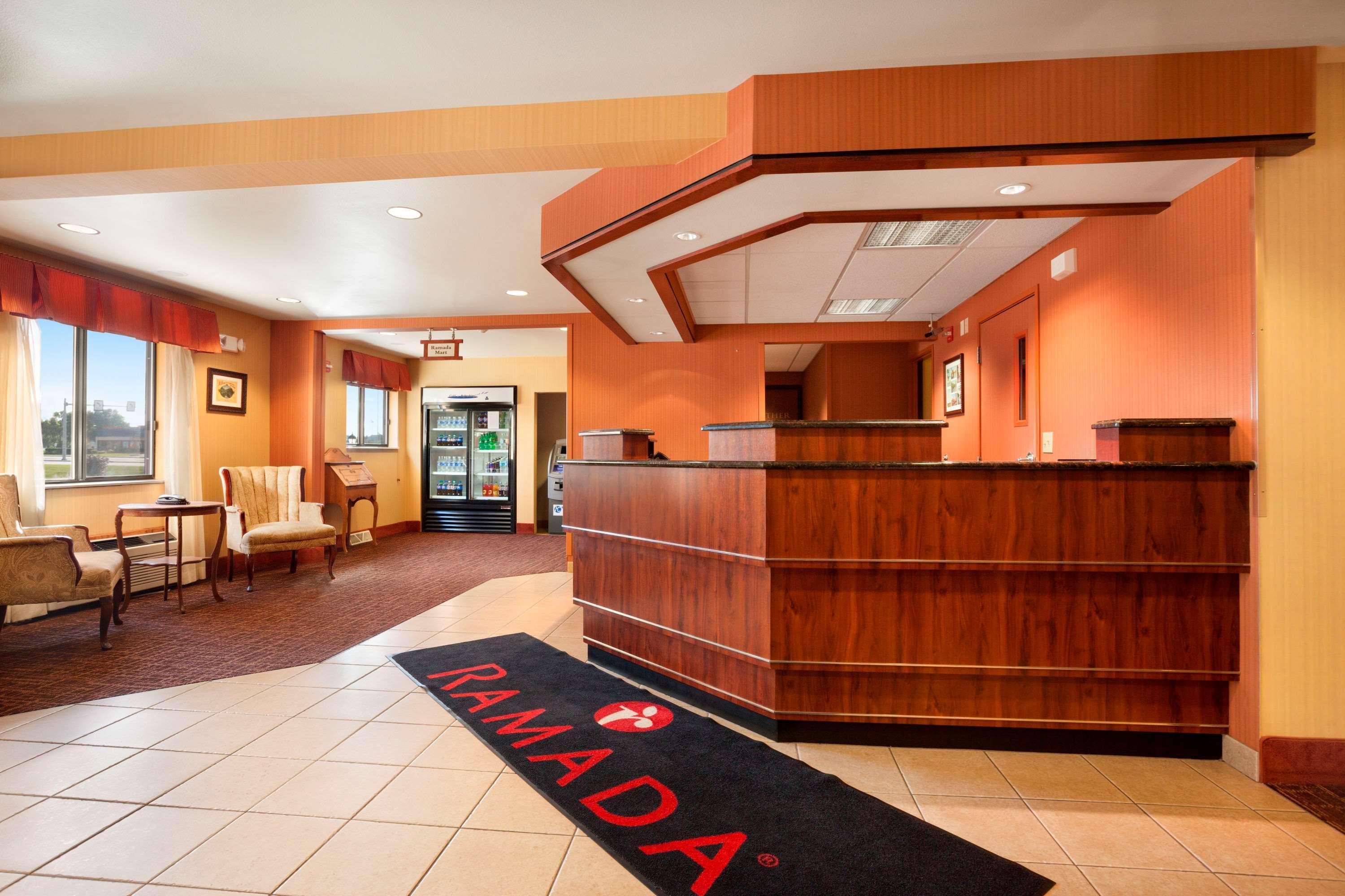 Ramada By Wyndham Wisconsin Dells I-90 Hotel Lake Delton Екстериор снимка