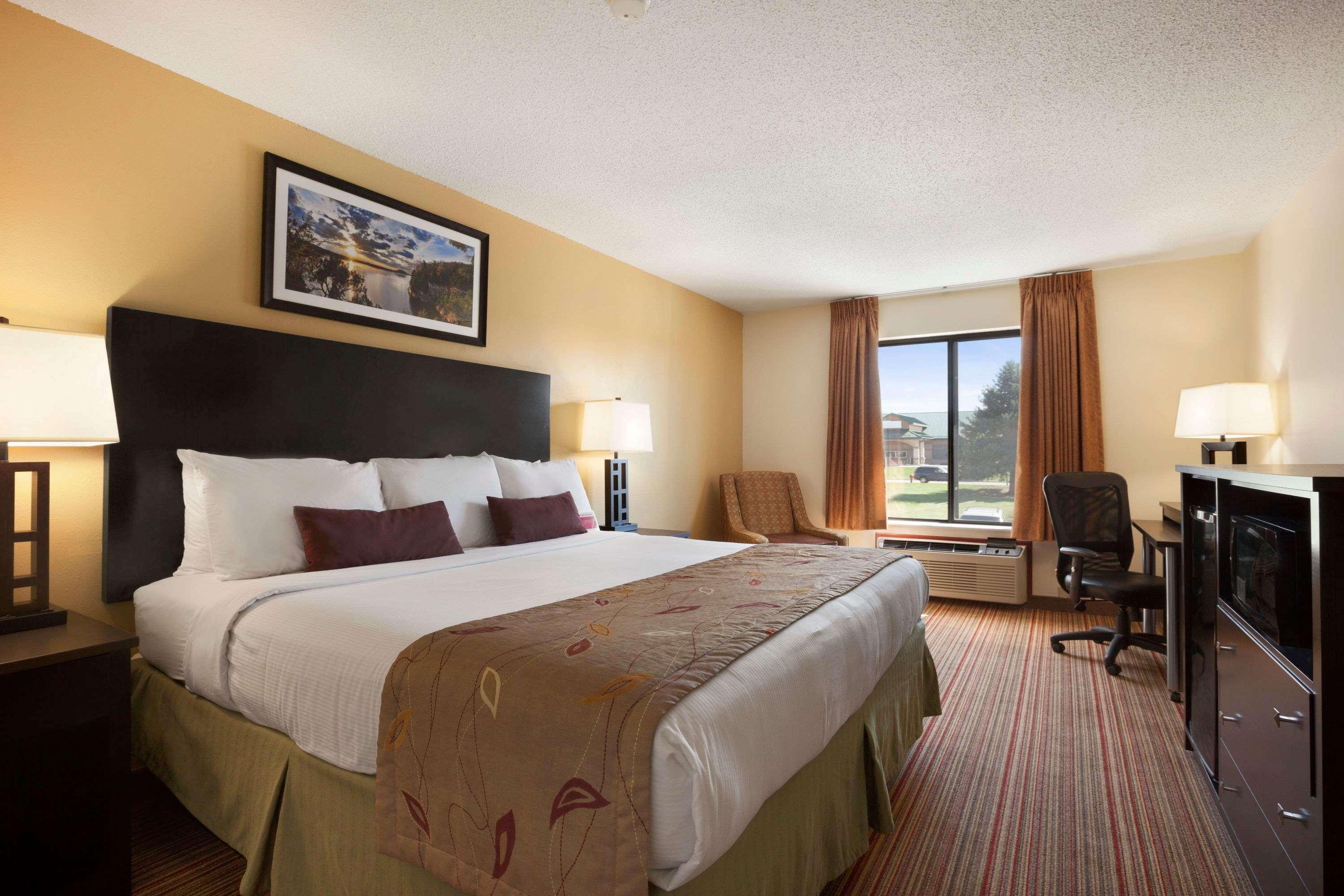 Ramada By Wyndham Wisconsin Dells I-90 Hotel Lake Delton Екстериор снимка