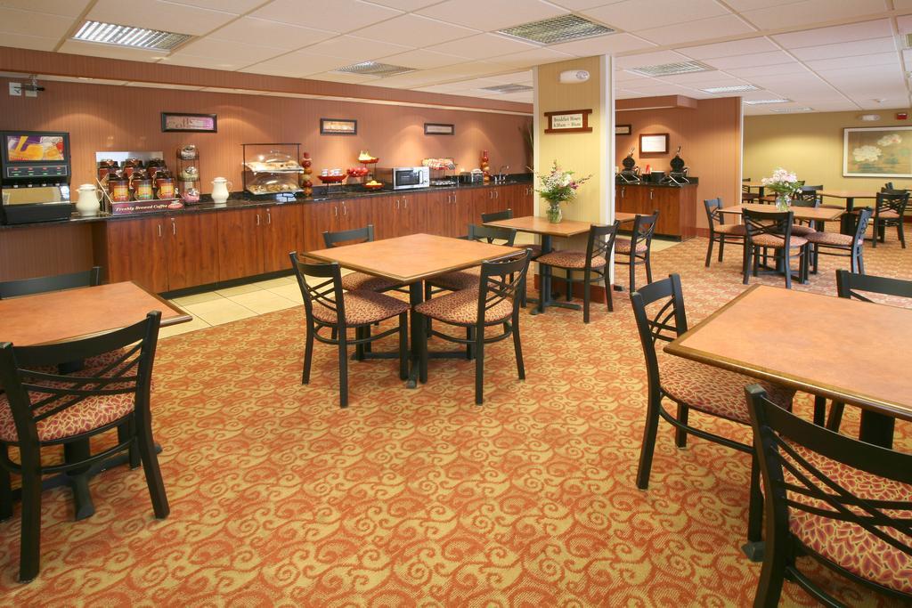 Ramada By Wyndham Wisconsin Dells I-90 Hotel Lake Delton Екстериор снимка