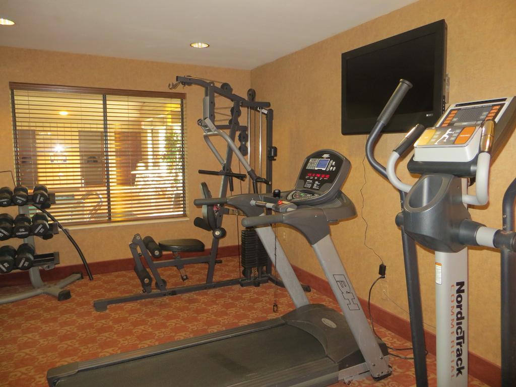 Ramada By Wyndham Wisconsin Dells I-90 Hotel Lake Delton Екстериор снимка