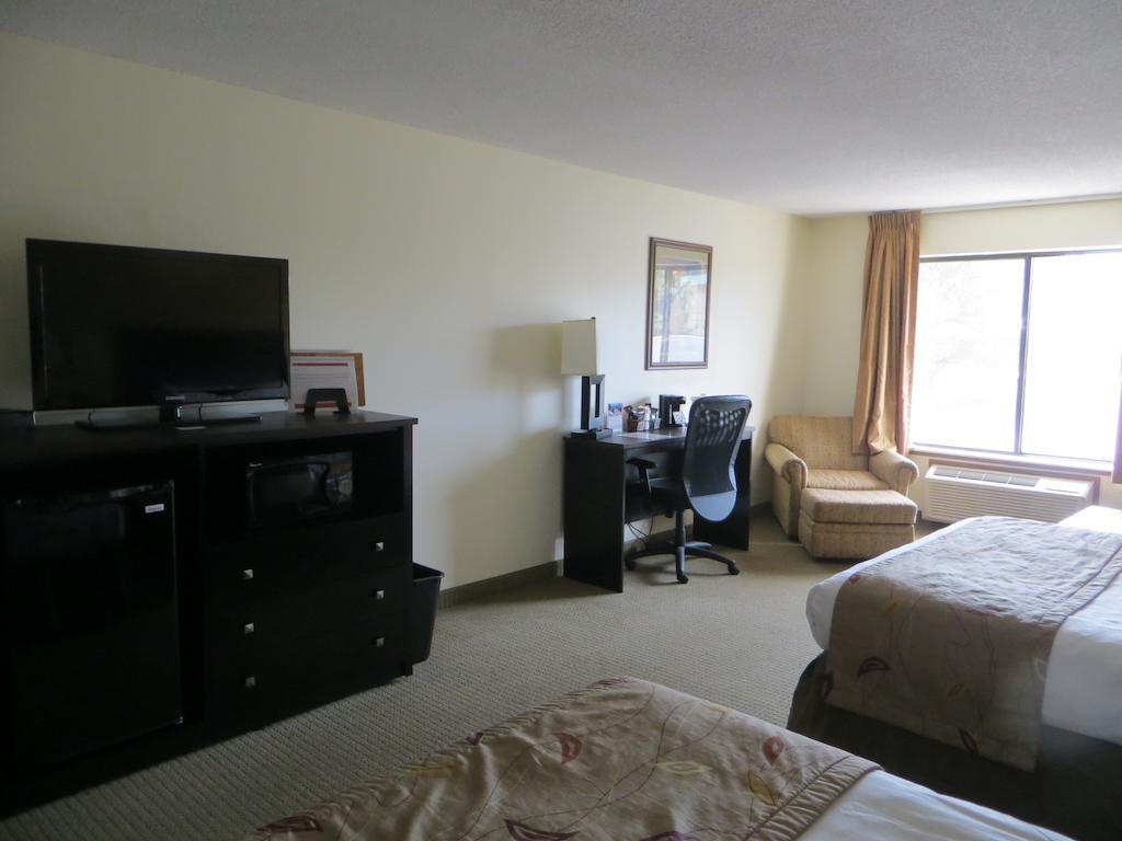 Ramada By Wyndham Wisconsin Dells I-90 Hotel Lake Delton Екстериор снимка