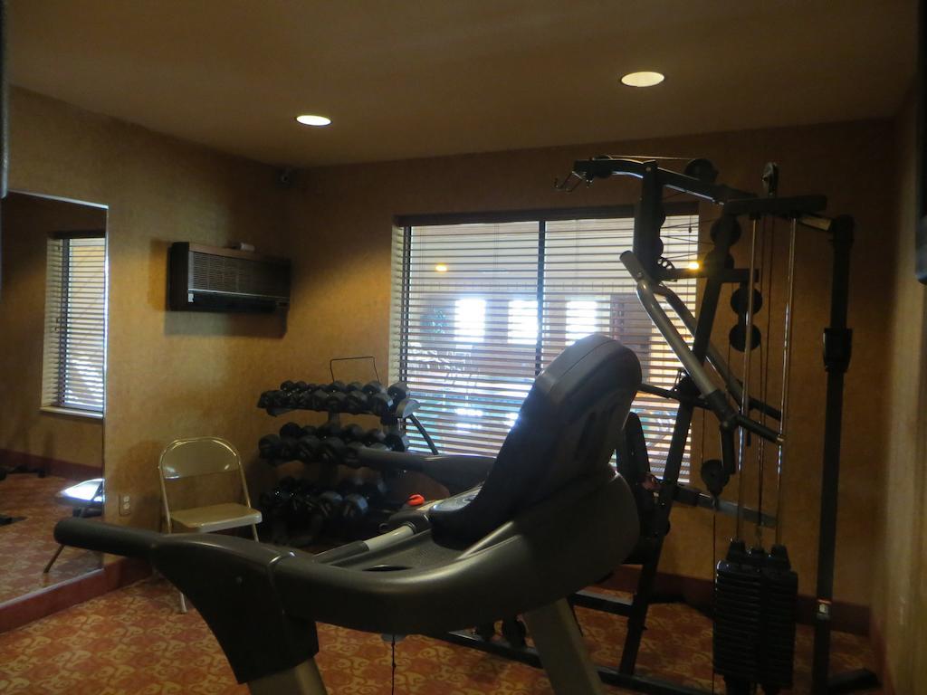 Ramada By Wyndham Wisconsin Dells I-90 Hotel Lake Delton Екстериор снимка