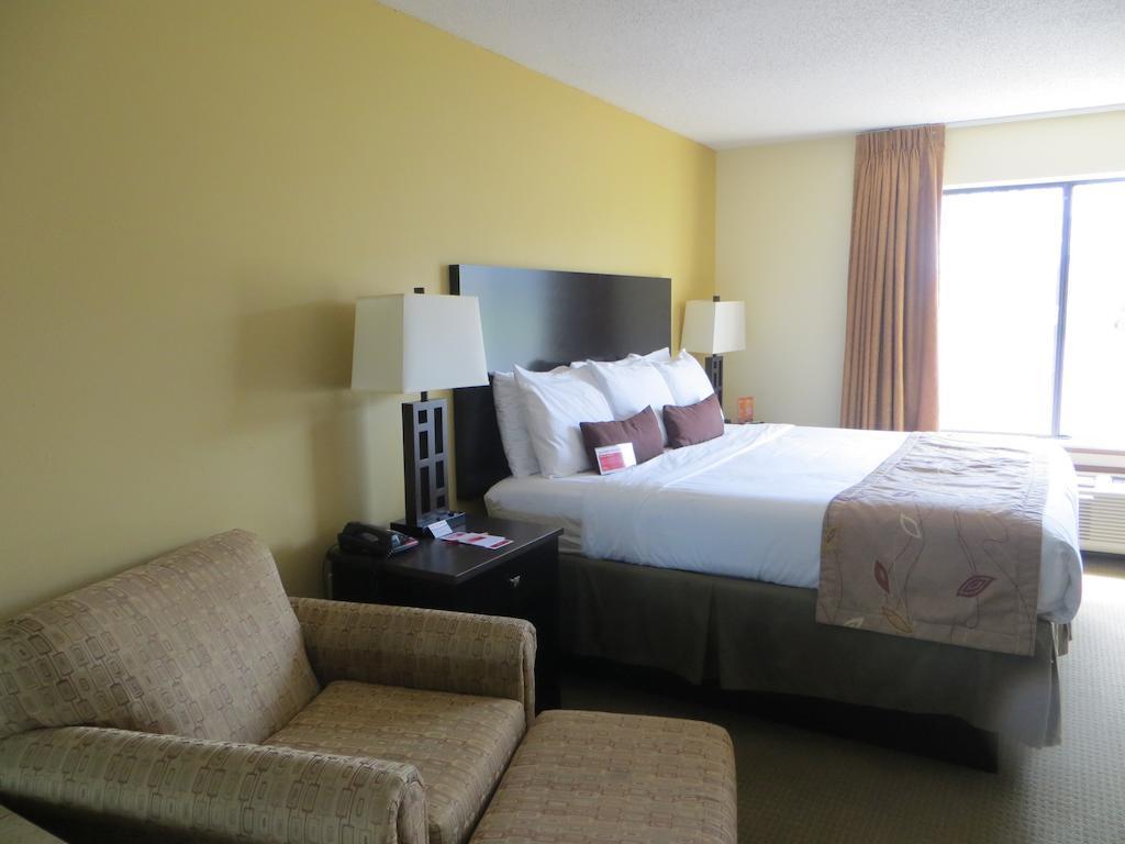 Ramada By Wyndham Wisconsin Dells I-90 Hotel Lake Delton Екстериор снимка