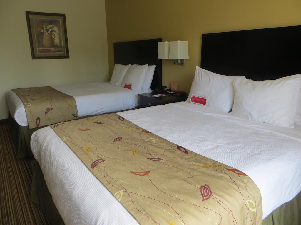 Ramada By Wyndham Wisconsin Dells I-90 Hotel Lake Delton Екстериор снимка
