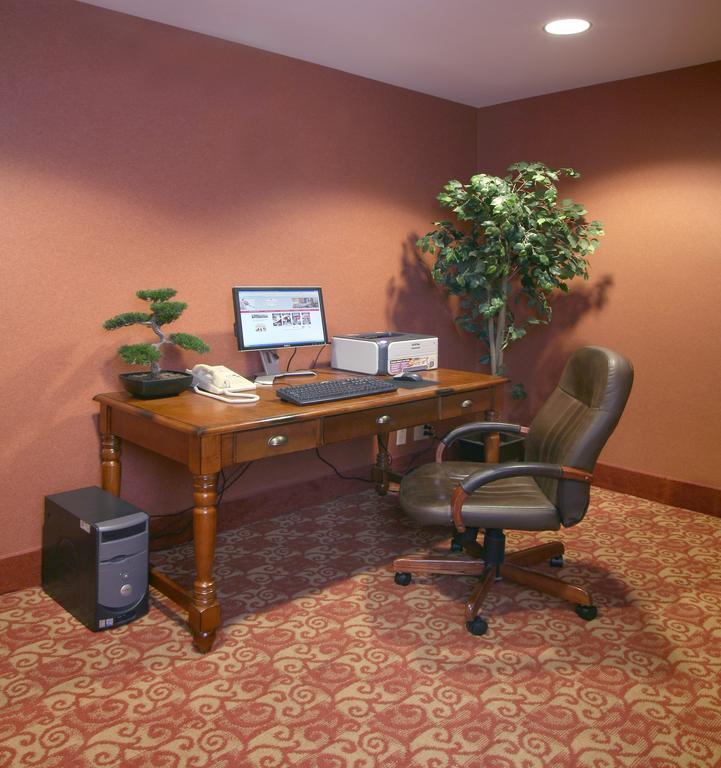 Ramada By Wyndham Wisconsin Dells I-90 Hotel Lake Delton Екстериор снимка