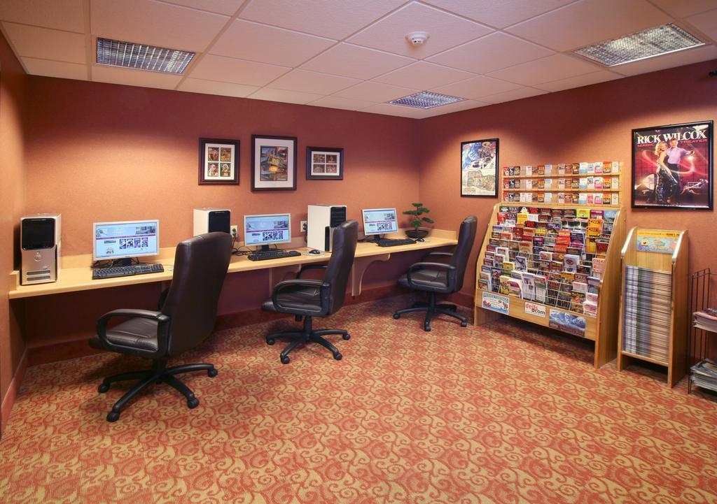 Ramada By Wyndham Wisconsin Dells I-90 Hotel Lake Delton Съоръжения снимка